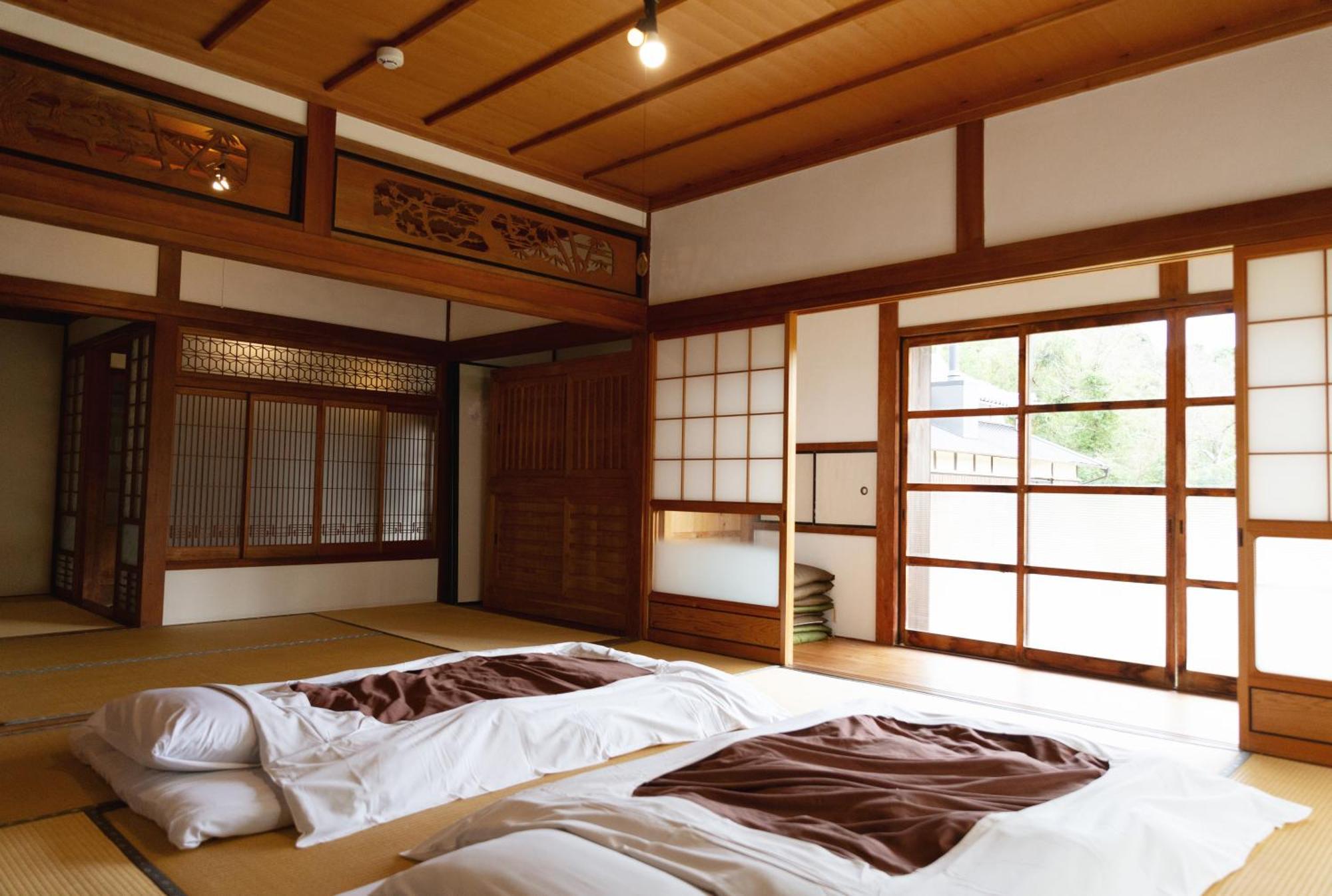 猫と図書館のある宿 草地家 Kusachike Minamiawaji Exteriör bild