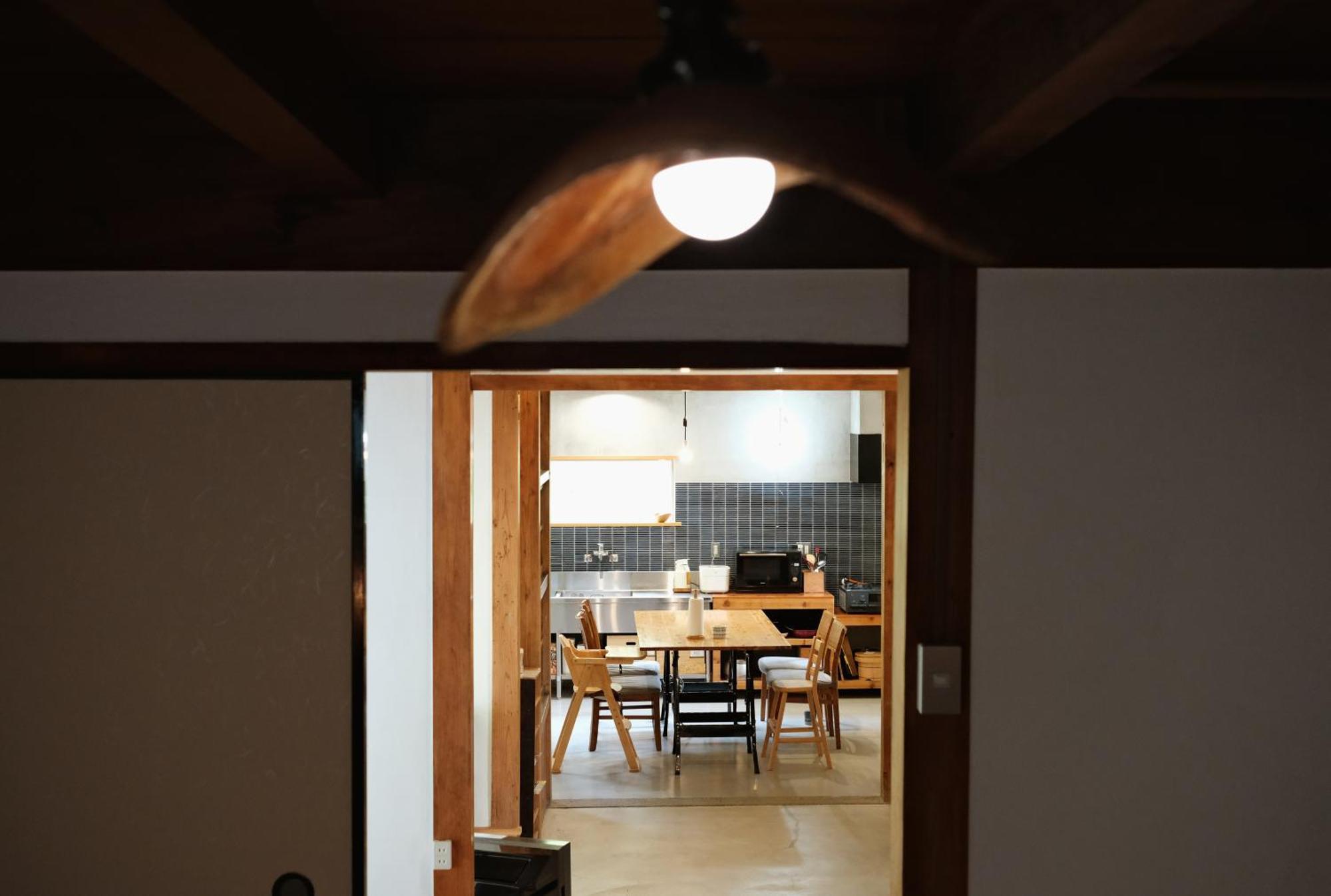 猫と図書館のある宿 草地家 Kusachike Minamiawaji Exteriör bild